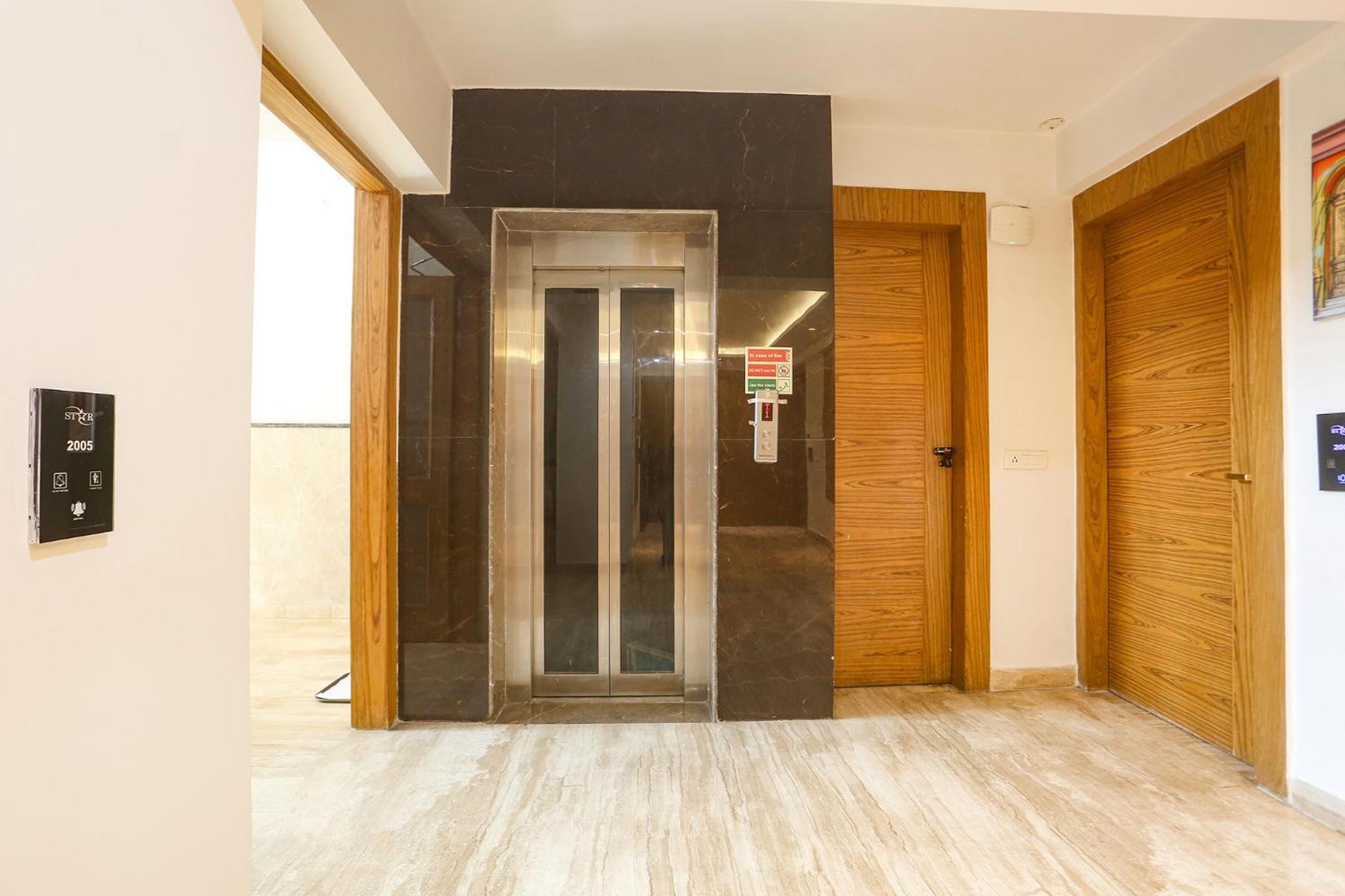 Fabhotel Prime Star 17 - Nr Yashobhoomi Convention Centre Дели Экстерьер фото